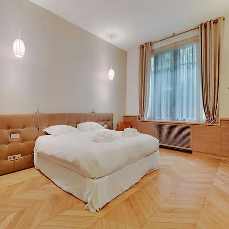 Exceptional - 4bdr 10p - Tour Eiffel Apartment Paris